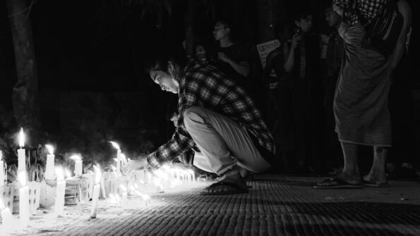 Photo Candlelight vigil